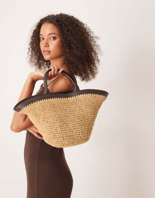 Bolso de hombro color tostado de rafia con forro interno de Mango