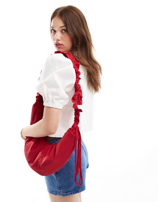 Bolso de hombro con asa fruncida y cierre de lazo regulable de ASOS DESIGN, 4 de 4