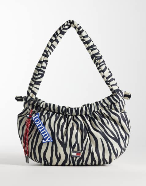 Bolso de hombro con estampado de cebra y charm de icono de Tommy Jeans - view 1
