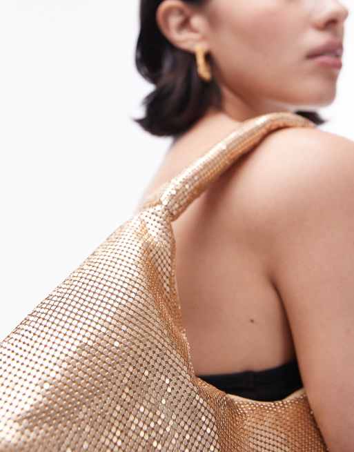 Bolso de hombro dorado holgado efecto cota de malla Solana de Topshop, 2 de 4