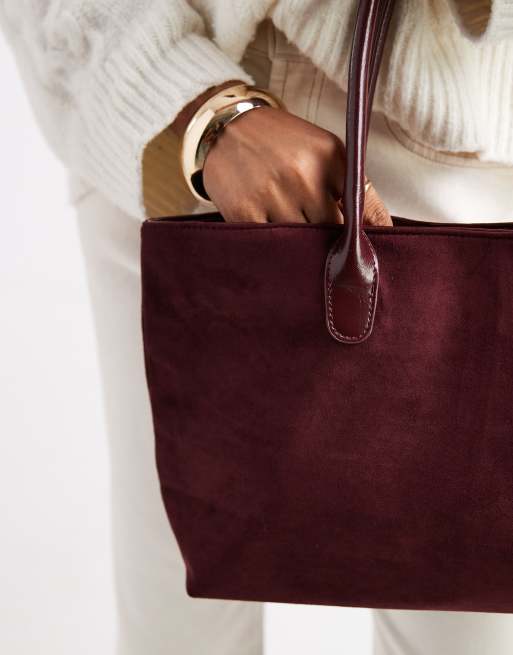 Bolso de hombro grande burdeos de antelina con asas de poliuretano de Glamorous, 4 de 4