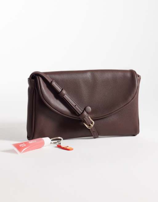 Bolso de hombro marrón chocolate estrecho estilo sobre de ASOS DESIGN, 2 de 4