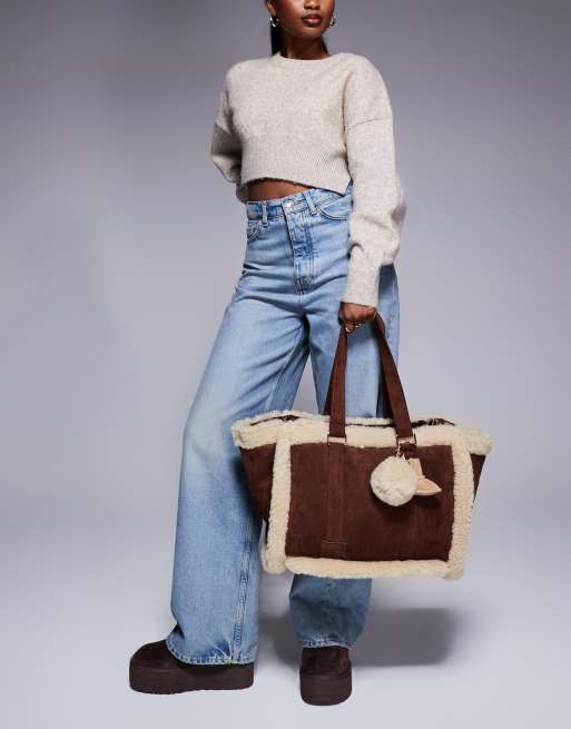 Bolso de hombro marrón con ribete de piel sintética de River Island, 2 de 4
