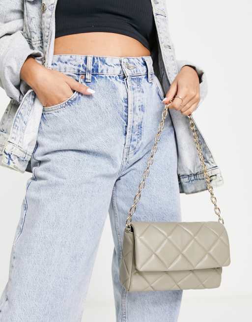 Bolso de hombro marrón guateado de Monki