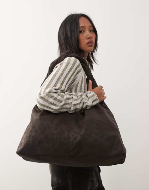 Bolso de hombro marrón oscuro holgado de antelina de Weekday - view 1