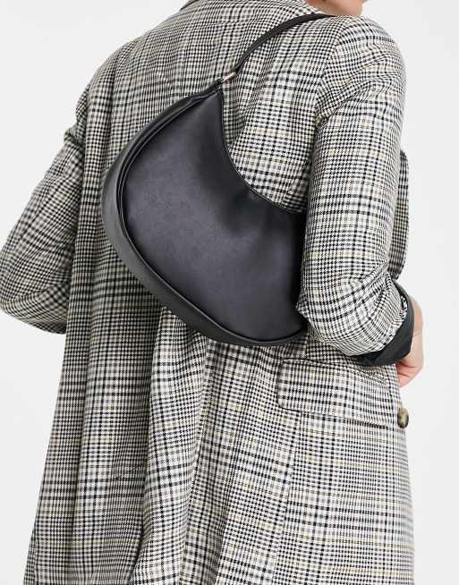 Bolso de hombro negro con diseño curvado de New Look