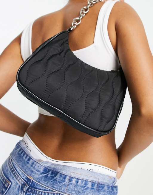 Bolso de hombro negro con diseño guateado ondulado de nailon de Glamorous , 3 de 4