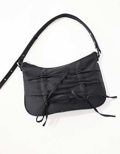 Bolso de hombro negro con lazos de satén Aries de Cotton On, 3 de 4