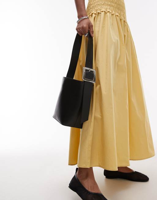 Bolso de hombro negro de cuero auténtico Sinitta de Topshop, 2 de 4