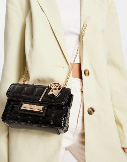 Bolso de hombro pequeño negro con diseño guateado de River Island