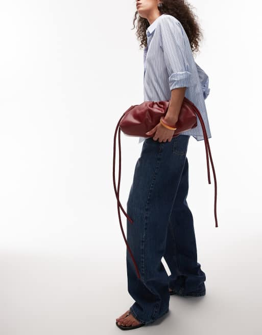 Bolso de hombro rojo cereza alargado de cuero Dumpling de OLEND