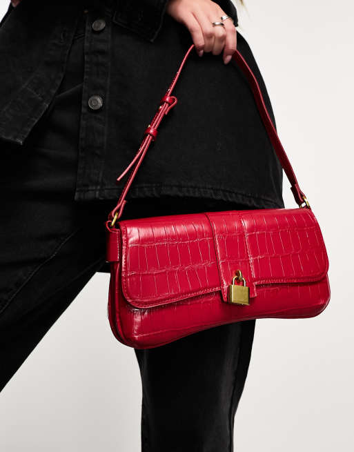 Bolso de hombro rojo con detalle de candado de Mango