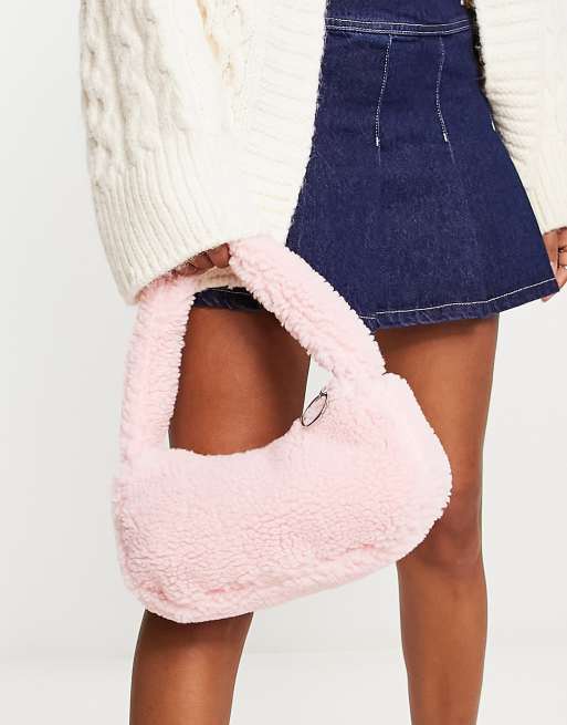 Bolso de hombro rosa claro de piel sintética tipo peluche de Monki, 4 de 4