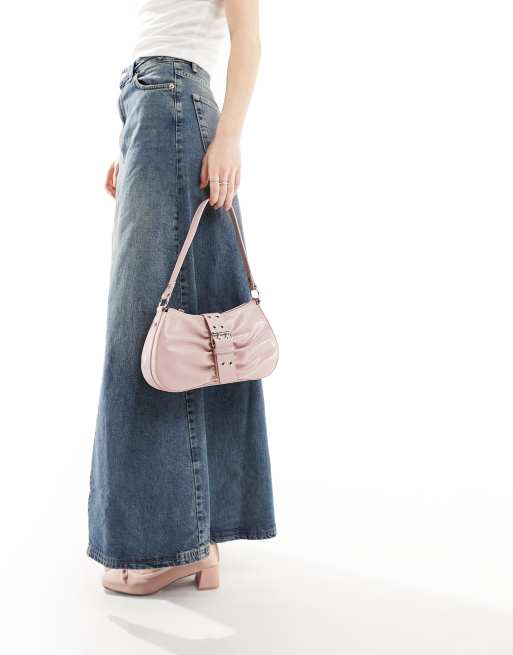 Bolso de hombro rosa con detalle de hebilla fruncida de ASOS DESIGN, 2 de 4