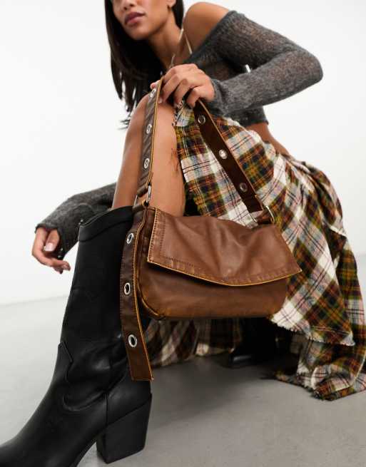 Bolso de hombro tostado lavado con correa con ojales de ASOS DESIGN , 4 de 4