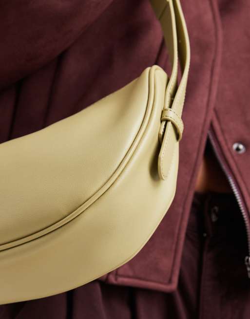 Bolso de hombro verde oliva con diseño depurado de media luna de Glamorous, 2 de 4