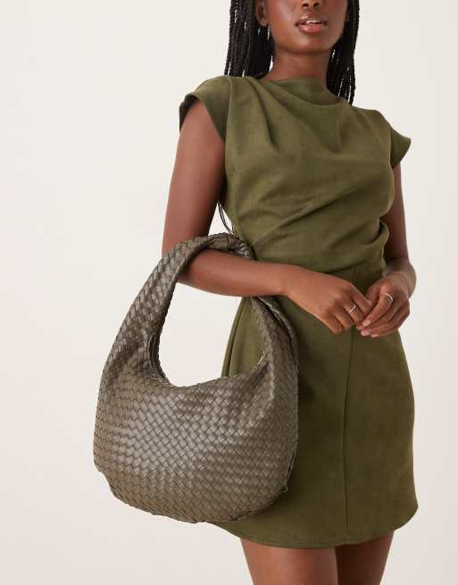 Bolso de mano grande caqui oscuro estilo tote con diseño trenzado de Gina Tricot