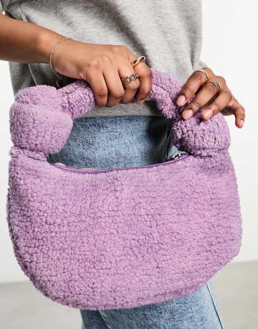 Bolso de mano lila con asa anudada de borreguito de Muubaa, 2 de 4