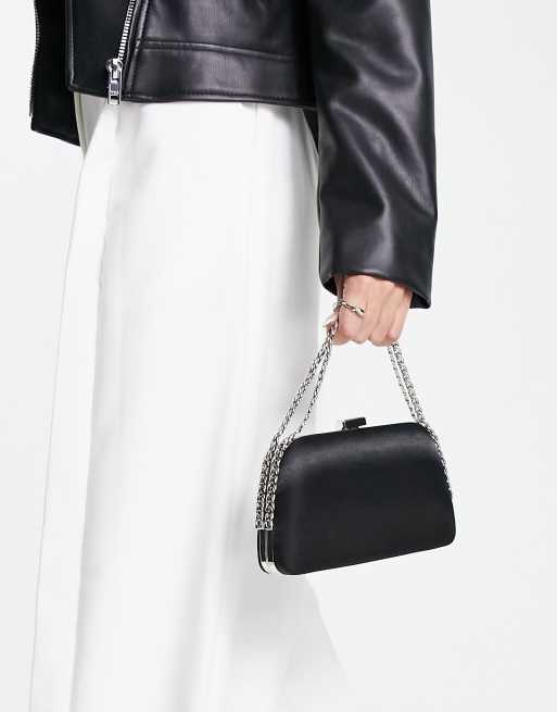 Bolso de mano negro de satén asa de cadena de True | ASOS