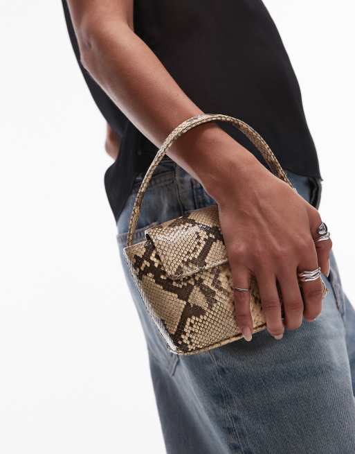 Bolso de mano pequeno con estampado de serpiente y cadena de Mango ASOS