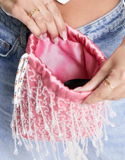 Bolso de mano rosa vegano de satén con cordón ajustable y cuentas de Hvisk, 2 de 4