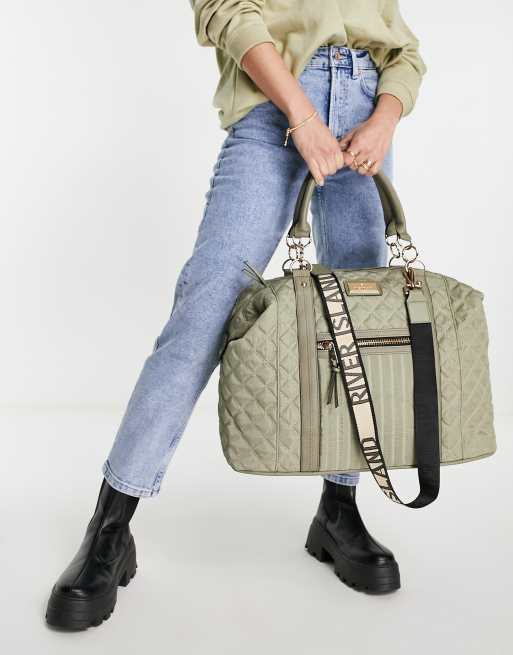 Bolso de viaje verde salvia acolchado de satén de River Island
