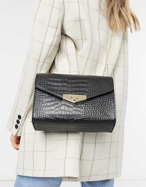 Bolso Estilo Bandolera Negro Con Efecto Piel De Cocodrilo Y Cierre Metalico De Paul Costelloe Asos