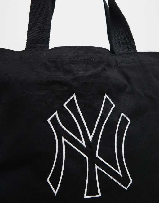 Bolso negro con diseño "NY" de New Era, 2 de 4