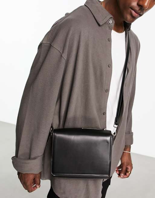 Bolso negro cuadrado con cremallera superior de cuero sintético de ASOS DESIGN