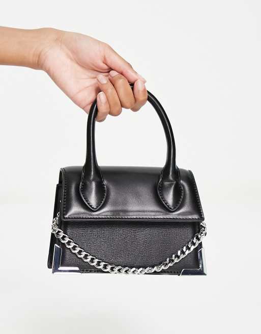 Bolso pequeño negro con detalle de cadena Pythonia de ALDO, 2 de 4