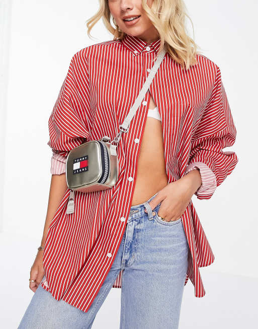 Bolso pequeño plateado con logo clásico de Tommy Jeans, 3 de 4