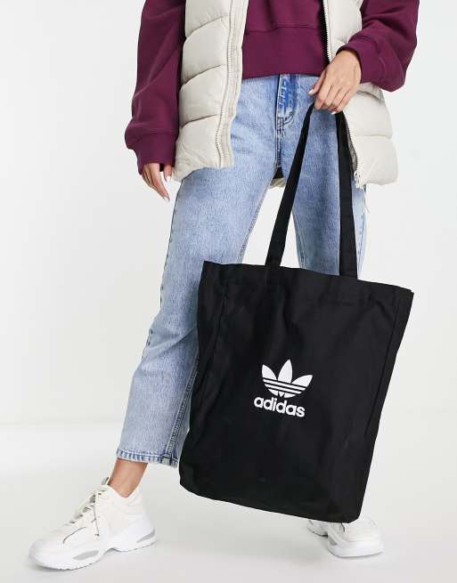 aerolíneas Anciano con tiempo Bolso shopper negro con trébol de adidas Originals | ASOS