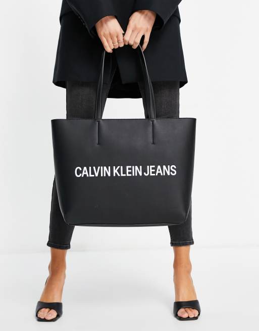 Calvin Klein Jeans sculpted shopper bag in black