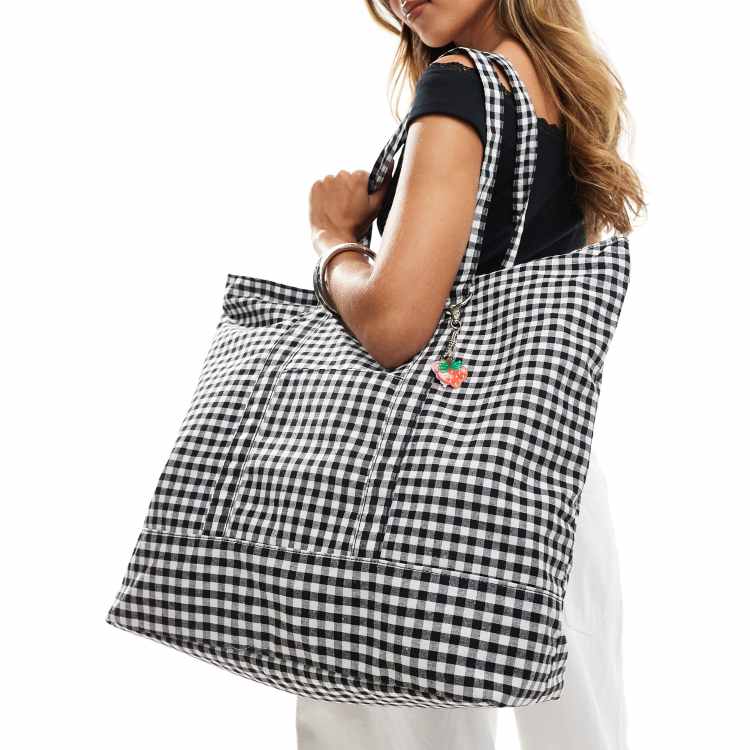 Bolso tote a cuadros vichy blancos y negros con llavero extraíble
