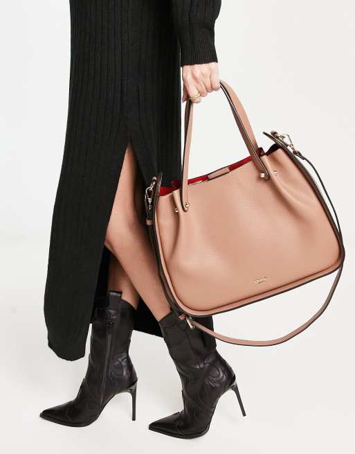 Bolso tote color camel con detalle trenzado de poliuretano de Dune