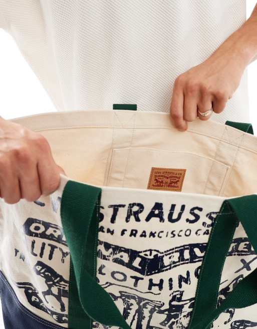 Bolso tote color crema con logo grande azul marino de Levi's, 2 de 4
