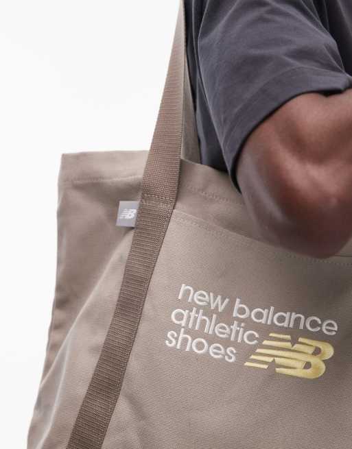 Bolso tote color piedra Athletics de New Balance, 4 de 4