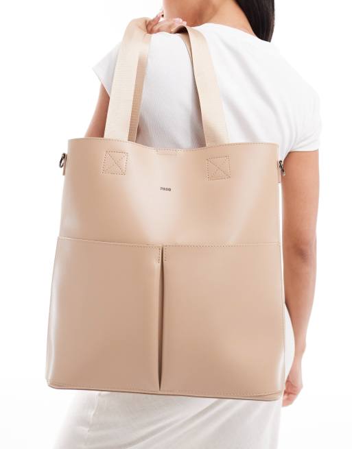 Bolso tote color topo con dos bolsillos y monedero extraíble de PASQ, 4 de 4
