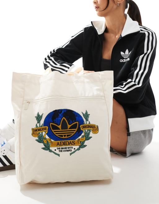 Bolso tote con diseno bordado de adidas Originals ASOS