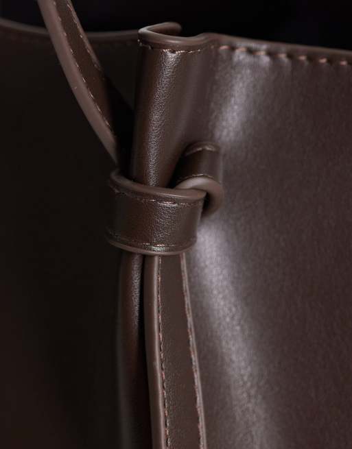 Bolso tote marrón con asa larga de Gina Tricot, 3 de 4