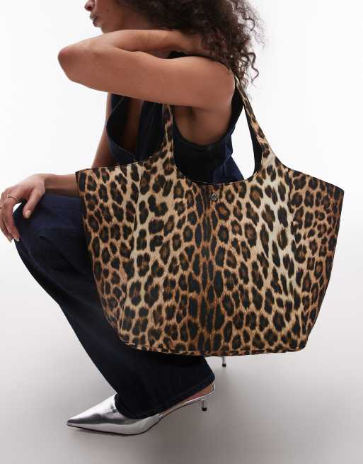 Bolso tote marrón con estampado de leopardo de Mango