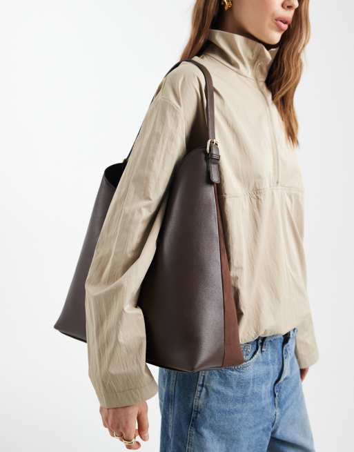 Bolso tote marrón con parte superior semicircular de antelina de New Look, 4 de 4