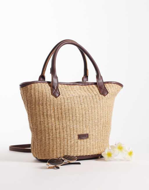 Bolso tote mediano marrón y beis con correa bandolera de paja de PASQ, 2 de 4