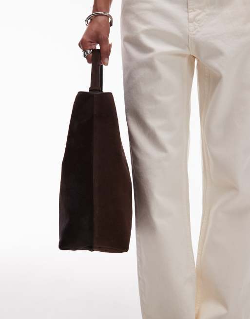 Bolso tote shopper marrón chocolate de ante auténtico con acabado de pelo de ARKET, 3 de 4