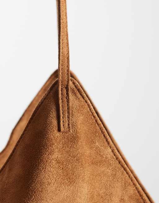 Bolso tote tostado con dos correas y detalle de pico de antelina de PASQ, 3 de 4