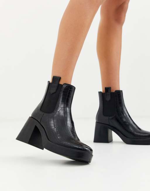 Chunky black hot sale croc boots