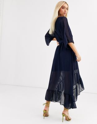 Boohoo – Granatowa sukienka maxi z falbanką i plisami, dostępna wyłącznie w  ASOS | ASOS