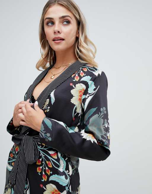 Boohoo – Jacke mit Blumen- und Streifenmuster und kontrastierendem Revers, 3 von 4