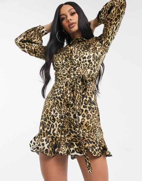 Boohoo – Minikleid mit Rüschensaum, Taillenschnürung und Leopardenmuster