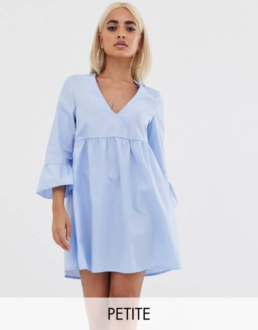 Boohoo Petite Exclusivité Robe babydoll col V à manches évasées
